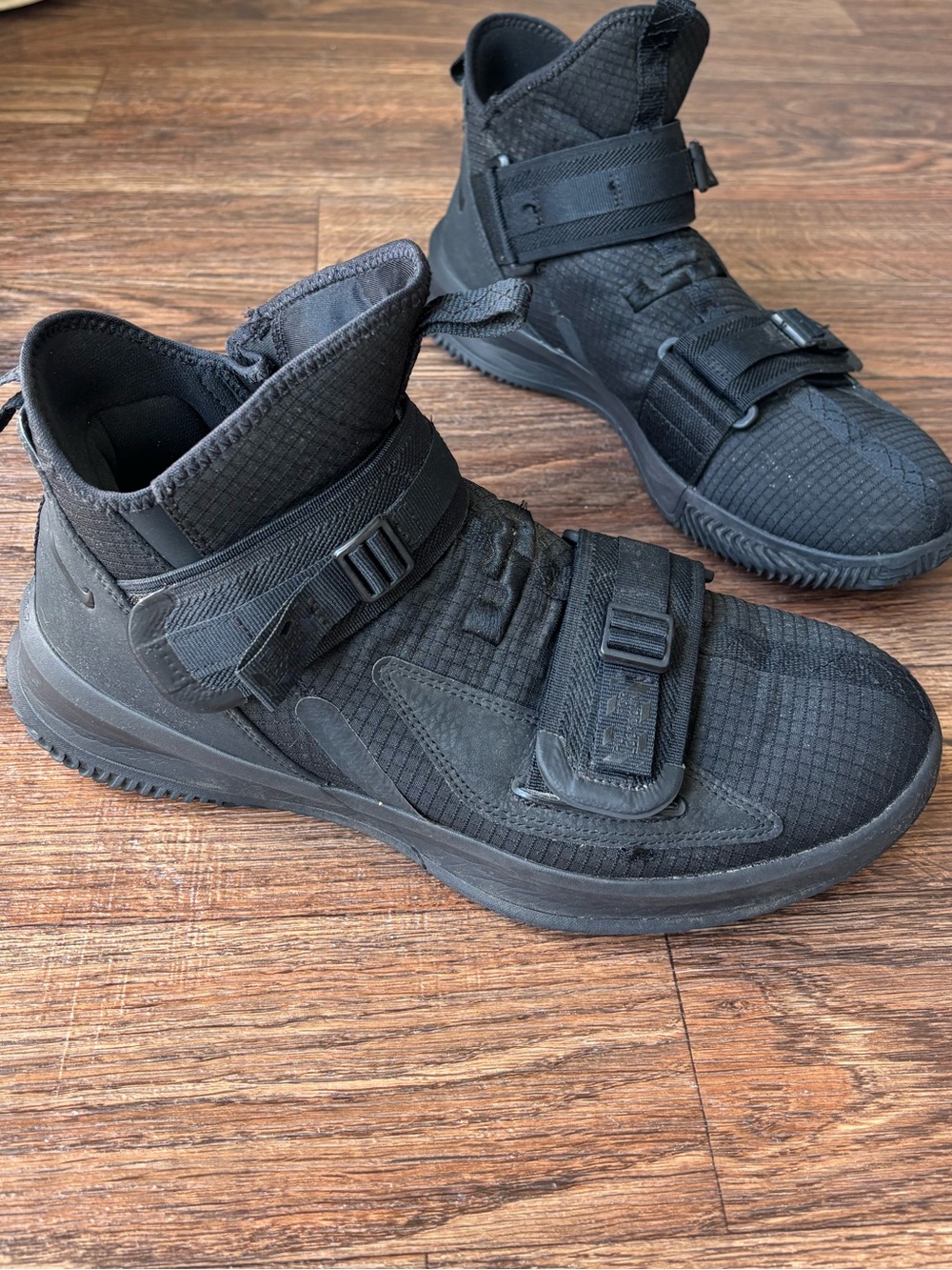 Nike LeBron Soldier 13 SFG Triple Black Basketball Shoes Men's Size 12 - Picture 2 of 16